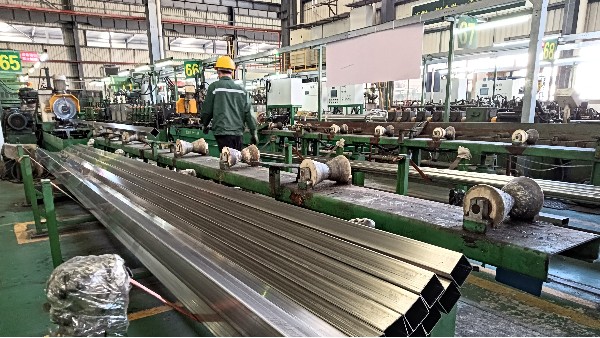 無縫與有縫：一場(chǎng)關(guān)乎安全與經(jīng)濟(jì)的對(duì)話